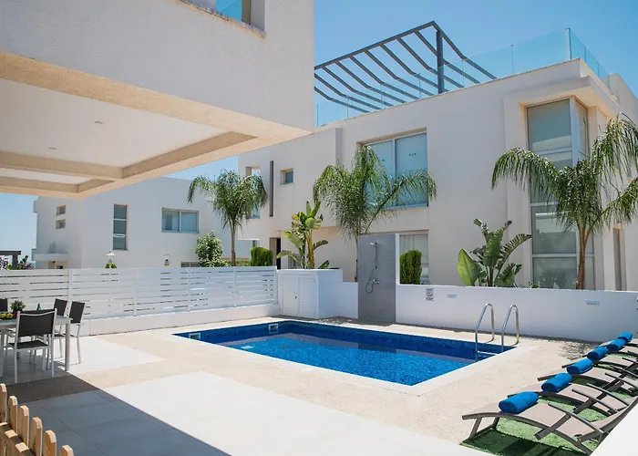 Levanda Hills Ekaterina 3 Bdrm *