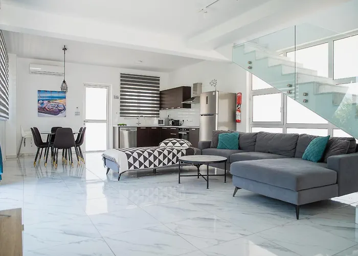 Levanda Hills Ekaterina 3 Bdrm *